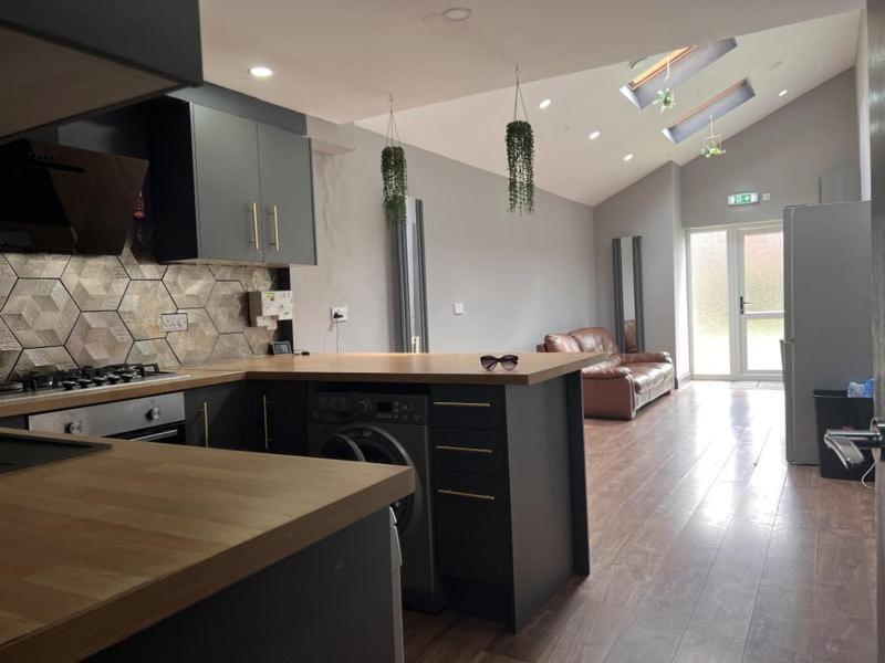 6D Hosting Apartment Coventry Exterior foto